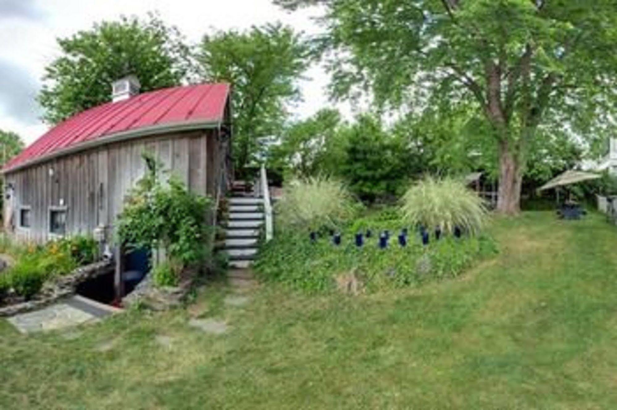 Lily Garden Bed And Breakfast Harpers Ferry Exterior photo