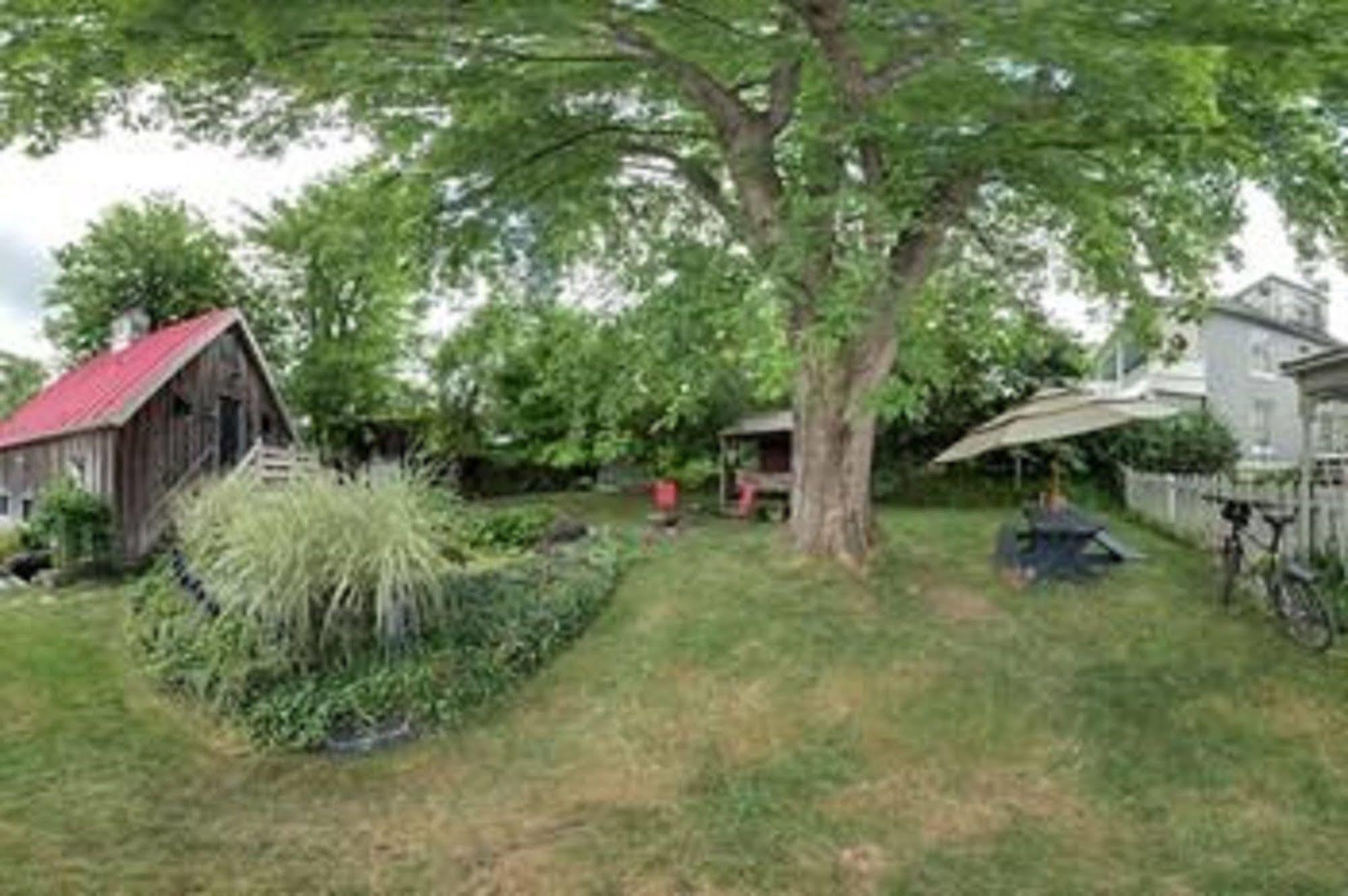 Lily Garden Bed And Breakfast Harpers Ferry Exterior photo